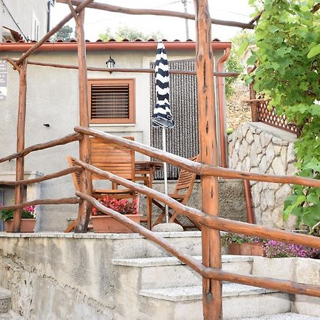 Apartment Anamarija วาลุน ภายนอก รูปภาพ