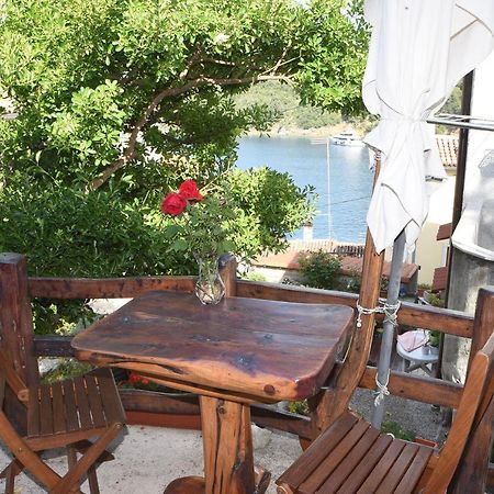 Apartment Anamarija วาลุน ภายนอก รูปภาพ