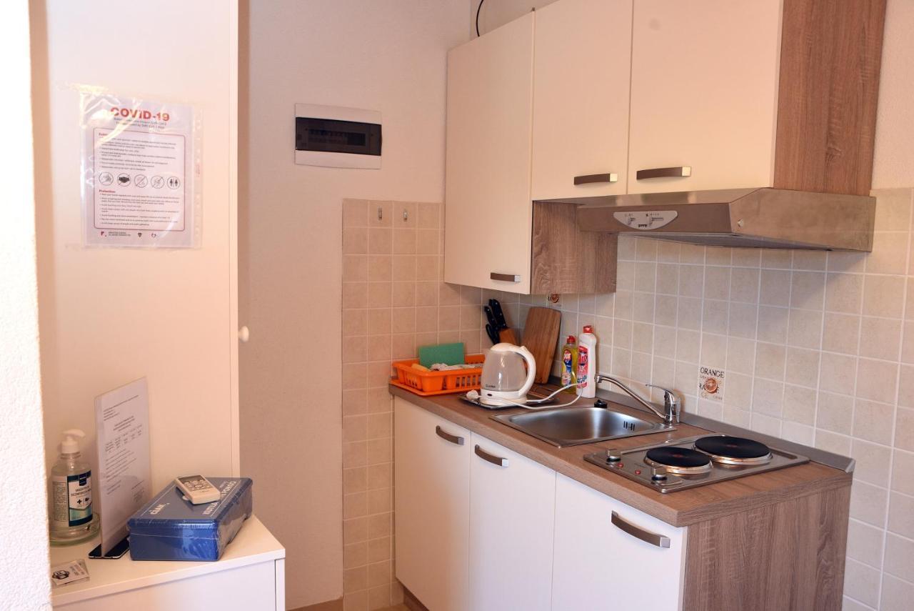 Apartment Anamarija วาลุน ภายนอก รูปภาพ