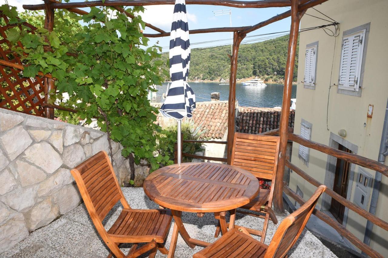 Apartment Anamarija วาลุน ภายนอก รูปภาพ