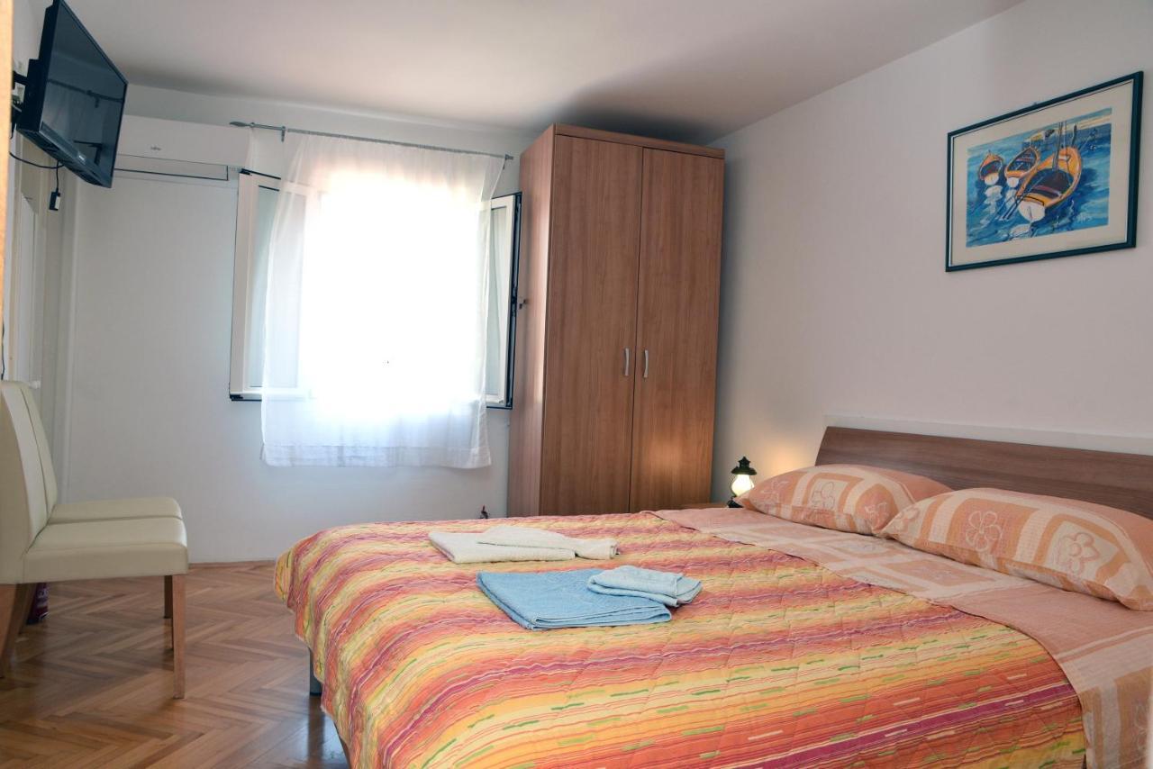 Apartment Anamarija วาลุน ภายนอก รูปภาพ