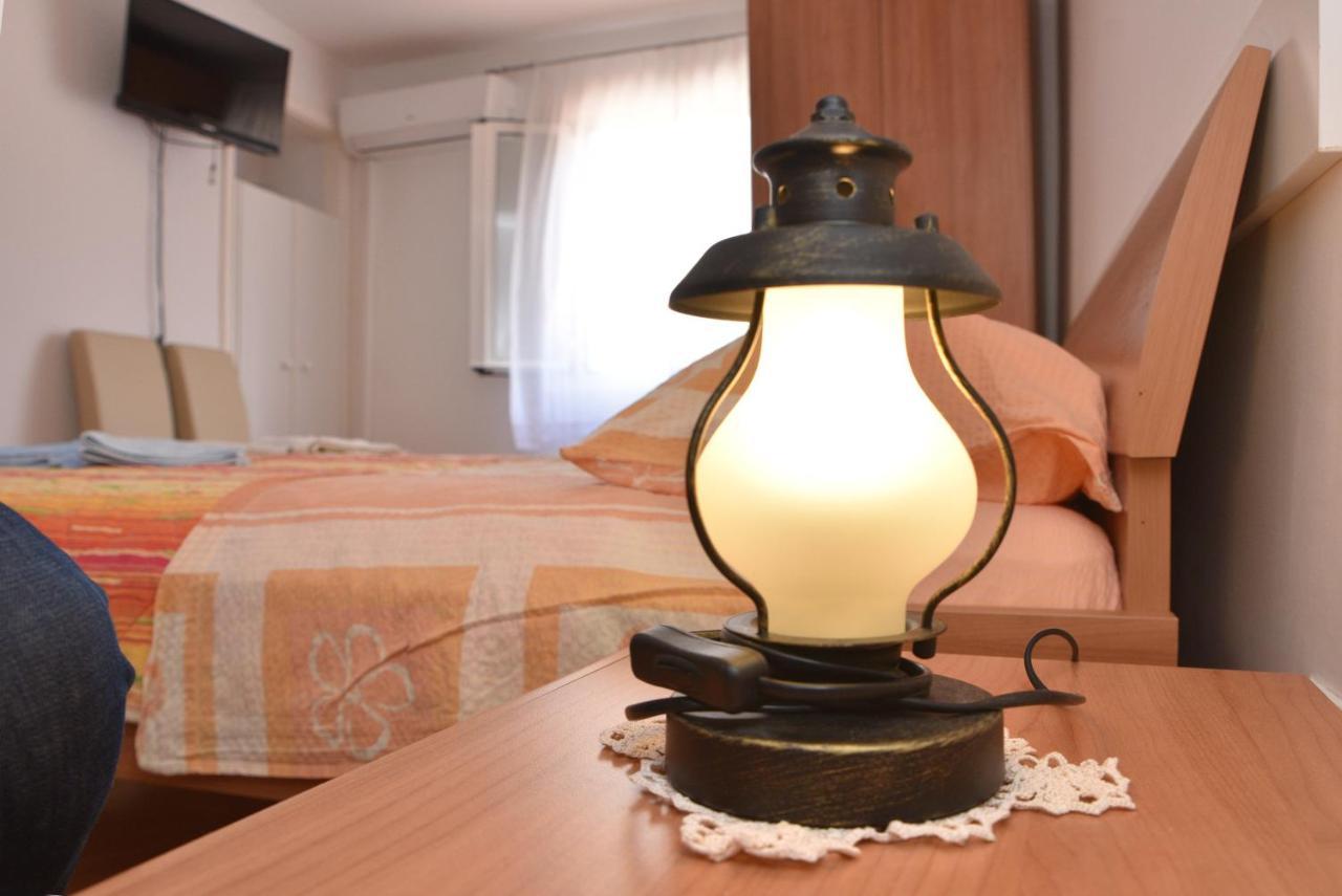 Apartment Anamarija วาลุน ภายนอก รูปภาพ