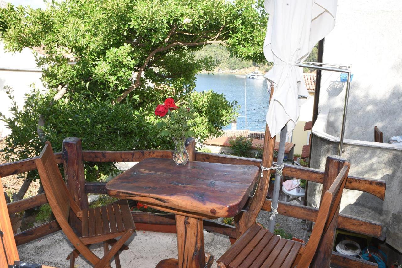 Apartment Anamarija วาลุน ภายนอก รูปภาพ